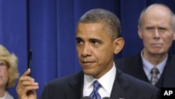 美國總統奧巴馬星期三說，他相信兩黨能達成協議，避開財政懸崖。（美聯社）