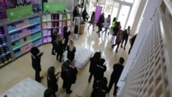 真人秀为高中生毕业舞会提供服务