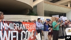 反对川普总统移民限令的人（资料图）