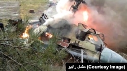 巴基斯坦發生意外的直升機在地面上焚燒。