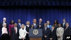 星期三 奧巴馬在白宮和中產階級家庭的納稅人舉行會談