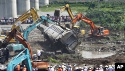 温州动车追尾事故现场 (2011年7月24日)