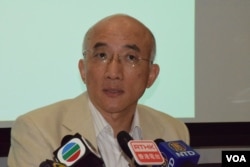 香港科技大學社會科學部副教授成名表示，港府政改方案是類似伊朗、北韓式的選舉。(美國之音湯惠芸)