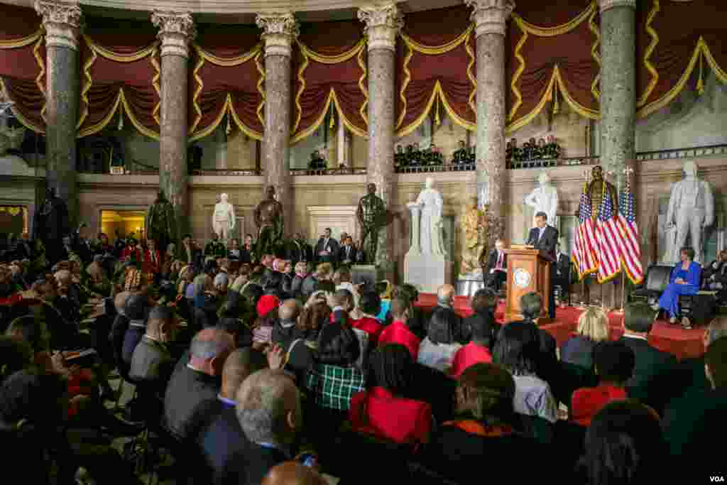 參眾兩院議員們參加揭幕儀式