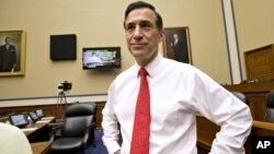 众议院监管委员会主席伊萨前来参加利比亚袭击美领馆事件的听证会