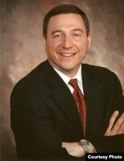 全美神职人员委员会主席罗布•申克