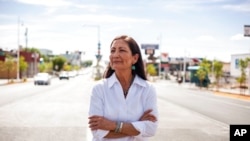Deb Haaland dans le quartier de Nob Hill à Albuquerque, au Nouveau-Mexique, le 5 juin 2018.