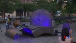 劉曉波雕像台北揭幕