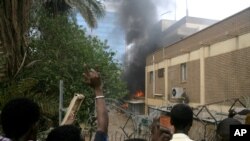 蘇丹抗議者在德國使館門前示威