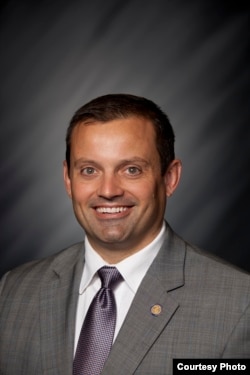 印第安纳州共和党籍众议员贾德森·麦克米兰(Judson McMillin)