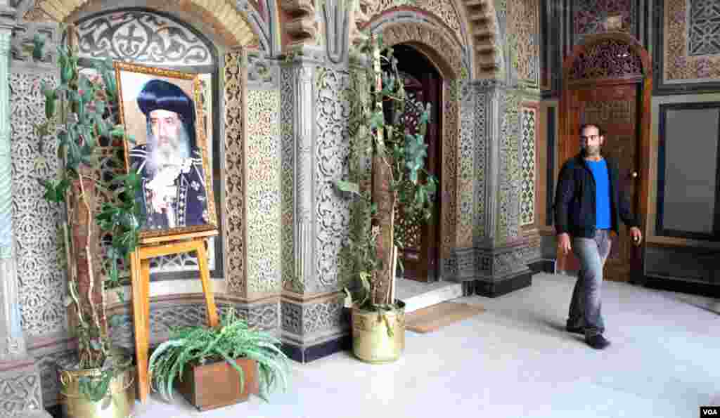 Pope Shenouda's photograph outside the Hanging Church in Coptic Cairo, March 2012. (E. Arrott/VOA)