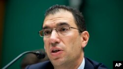 QSSI公司主管斯拉维特星期四在国会作证