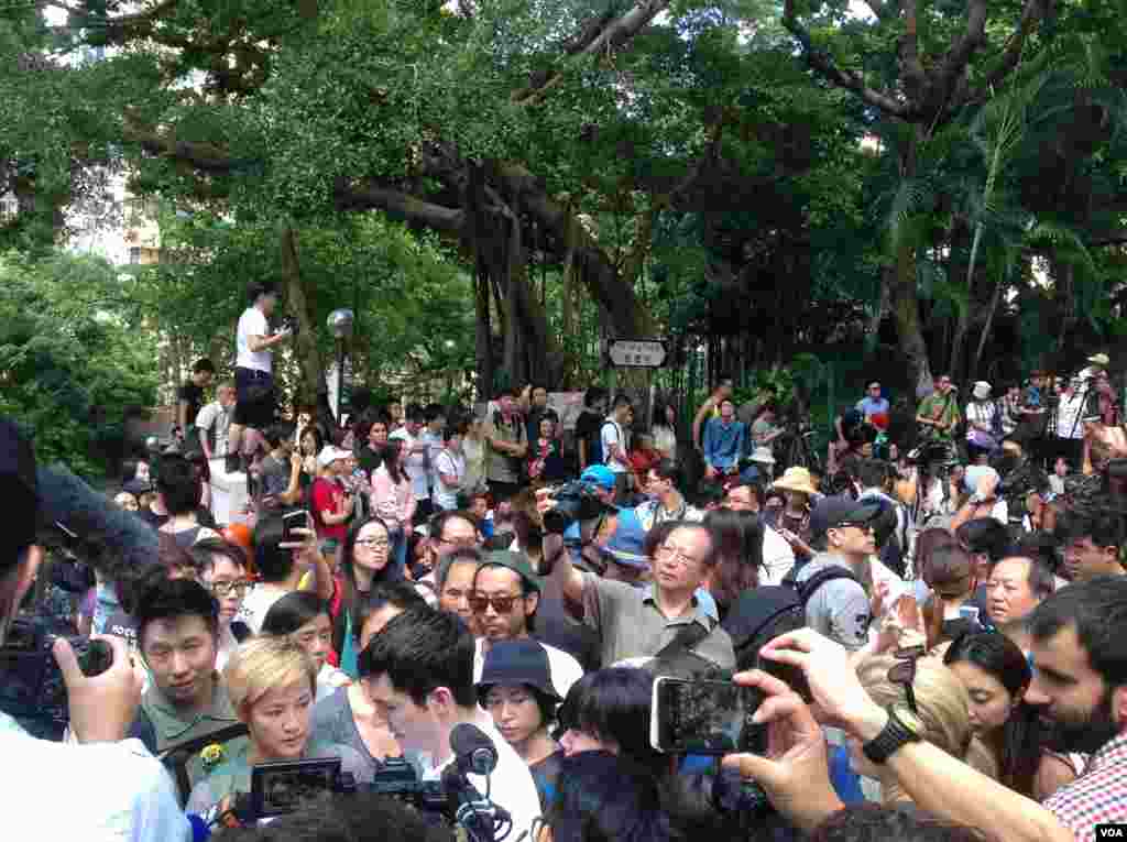 藝人何韻詩辦有種港人音樂會回應恐懼 (美國之音海彥拍攝)