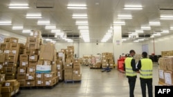 Faayilii - Meeshaa vaayrasii koronaatti duudluu gargaaru, Buufata Xiyyaaraa Boolee