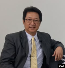 位于台北的科技顾问乌凌翔 (美国之音记者黄丽玲拍摄)