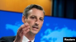 Официальный представитель Госдепартамента США Нед Прайс на пресс-конференции в Вашингтоне (архивное фото)