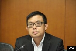 香港立法会议员，民主党成员涂谨申 （美国之音记者申华 拍摄）