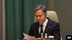 Госсекретарь США Энтони Блинкен на встрече Глобальной коалиции по разгрому ИГИЛ в отеле Intercontinental в Эр-Рияде, Саудовская Аравия, 8 июня 2023 (Фото AP)