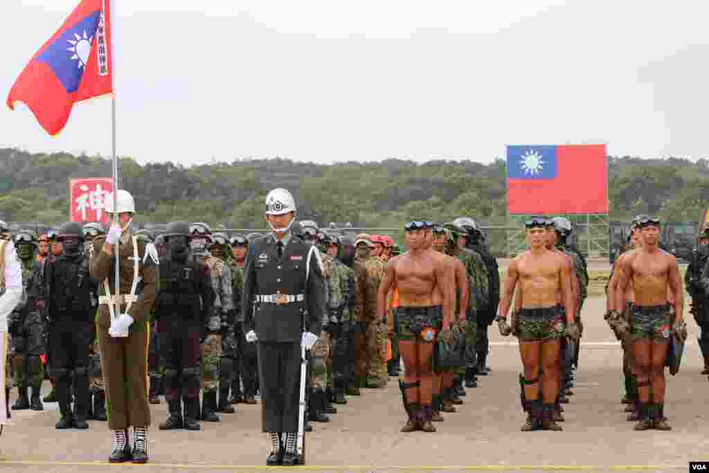 台湾总统马英九7月4日主持汉光演习 (美国之音杨明拍摄)