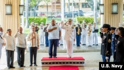 哈里斯上將2018年5月18日接待菲律賓高級代表團訪問（美國海軍照片）