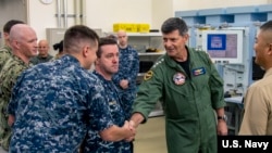 海軍上將莫蘭2018年9月訪問駐日美軍基地（美國海軍照片）