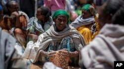 Faayilii - Namoota Tigraay Aguaalaa keessatti qarqaarsa midhaan nyaataa dhihaate hirachaa turanCaamsaa 8, 2021