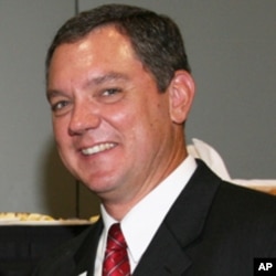 阿肯色州教育行政人员协会执行主任理查德•阿伯纳希