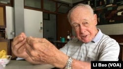 魏主安神父2017年8月27日回忆当年初到台东的感受 （美国之音黎堡摄）