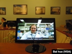 现在日本，来自喀山大学的学者古谢夫。(美国之音白桦拍摄)