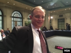 白宮網絡安全協調員、總統特別助理尼爾接受美國之音採訪 (美國之音莉雅拍攝)