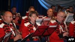 Генерал Кейси: «Общество обязано военным»