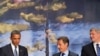 奥巴马(左)与法国总统萨科齐(中)和加拿大总理哈珀在八国峰会上