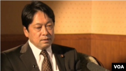 日本防衛大臣小野寺五典2013年2月12日在東京接受美國之音專訪