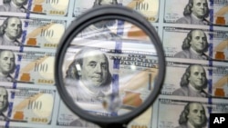 美國經濟大幅增長﹐美元強勁。