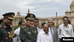 中國國防部長梁光烈星期二在新德里與印度外長安東尼會晤