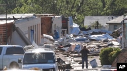 2015年5月7日恶劣天气袭击俄克拉何马城后留下的废墟