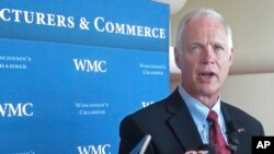 美国参议院国土安全委员会主席约翰逊（Sen. Ron Johnson, R-WI）回答记者问题（2017年8月16日）。