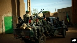 2013年2月5日，马里军队在加奥城巡逻
