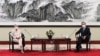美國副國務卿謝爾曼在天津與中國外長王毅會面。（2021年7月26日）