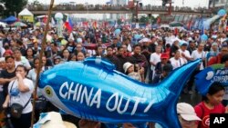 菲律賓民眾在馬尼拉抗議中國在南中國海的行徑。（2019年7月22日）