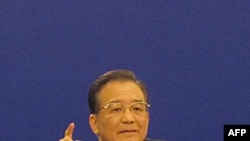 温家宝在人大会议结束时的记者会上讲话