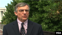 华盛顿律师保罗•卡米纳(VOA 卫视 张松林拍摄)