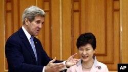 克里會見了南韓總統朴槿惠