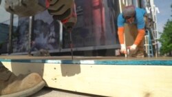 VOA英语视频: 华盛顿餐馆遭示威破坏 部分业者仍支持抗议