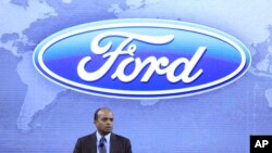 资料照：时任福特集团全球产品开发副总裁的拉吉·奈尔在底特律参加产品发布会。（2012年12月4日）