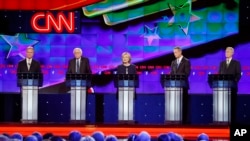 美國民主黨2016總統參選人星期二晚舉行首場辯論