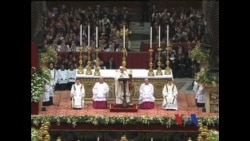 教宗方济各在梵蒂冈主持圣诞夜弥撒