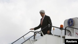 2016年4月9日美國國務卿克里抵達阿富汗喀布爾。