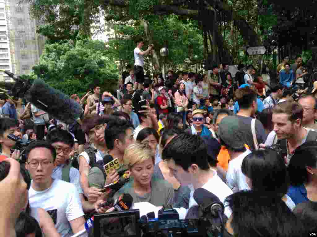 藝人何韻詩辦有種港人音樂會回應恐懼 (美國之音海彥拍攝)