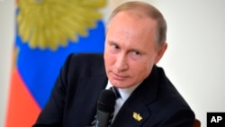 普京在印度的一个电视新闻发布会上发表讲话(2016年10月16日）